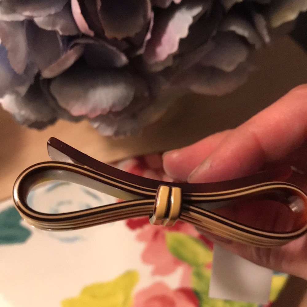 Gorgeous handmade France Luxe bow comb 🎀 - Picture 3 of 5